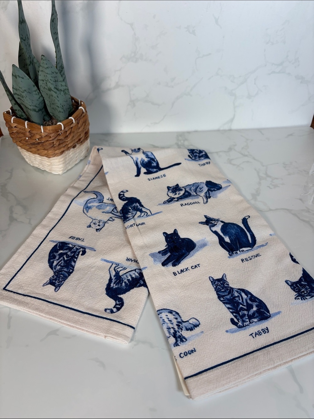 Anthropologie Cat Molly Hatch  Tea Towel Blue White Cat Breeds Cotton New Home